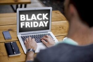 Pandemia de coronavirus și Black Friday 2020: Cum a fost afectat cel mai așteptat eveniment de cumpărături al anului